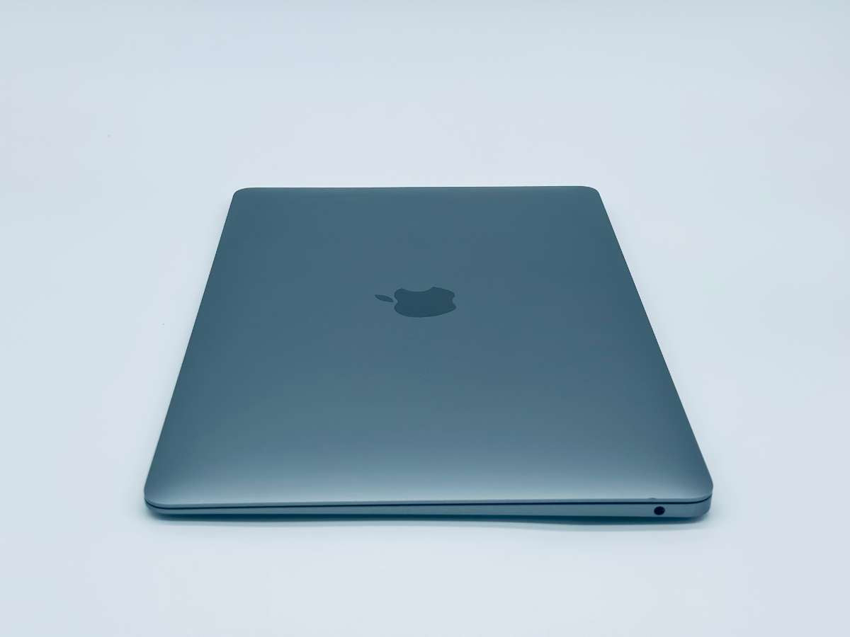 Apple MacBook Air 13” Retina 2018 | i5 | 8GB RAM | 256GB SSD | Silber | macOS | Garantie